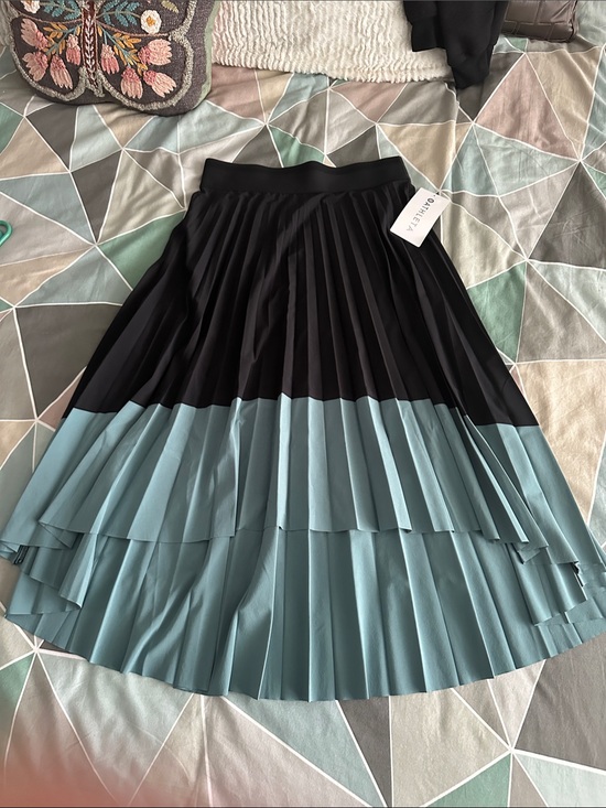 Athleta Dresses & Skirts - Athleta Black & Light Teal Pleated High-Low Skirt